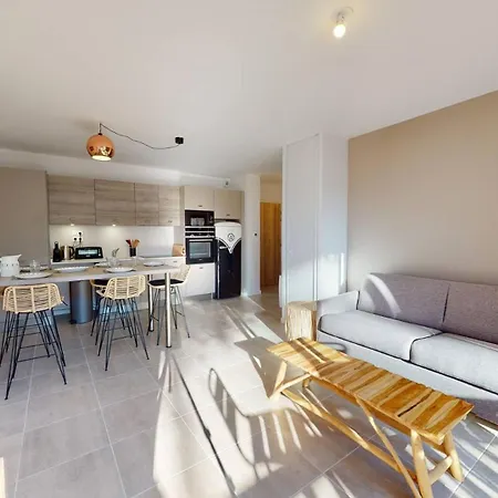 Saint Georges: Tranquil Center Retreat Near Marine Apartment