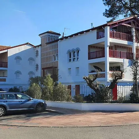 Saint Georges: Tranquil Center Retreat Near Marine Apartment *